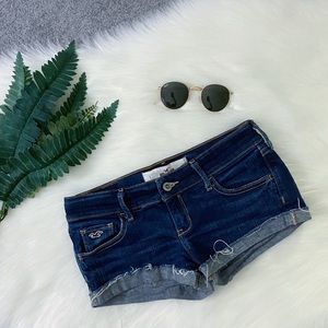 Hollister Dark Wash Low-Rise Shorts - Size 1, W25